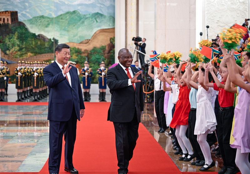 9月2日下午，国家主席习近平在北京人民大会堂同来华出席中非合作论坛北京峰会并进行国事访问的南非总统拉马福萨举行会谈