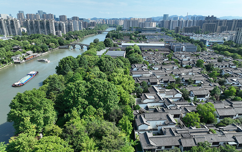 总量连上台阶 结构优化升级——新中国成立75周年经济发展成就综述