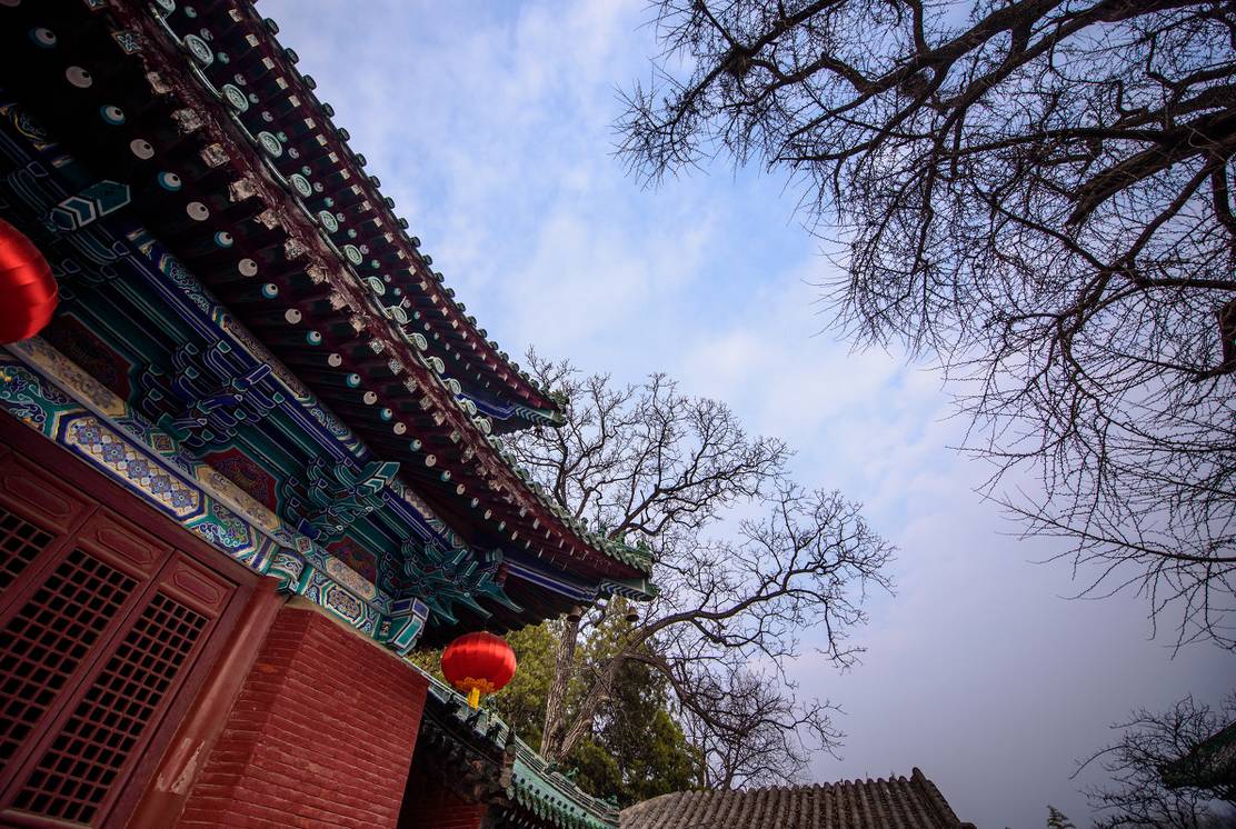 幸福与否，其实心态很重要。不纠结过往，以积极的态度面对每一天，你会发现生活其实充满美好。新的一天，愿你能用好的心态，过出属于自己独一无二的好生活。早安！ 